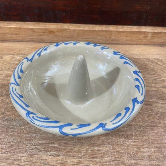 Hartstone Pottery USA Apple Baker Dish with Blue Accents Initials DW on Rim - Picture 2 of 6